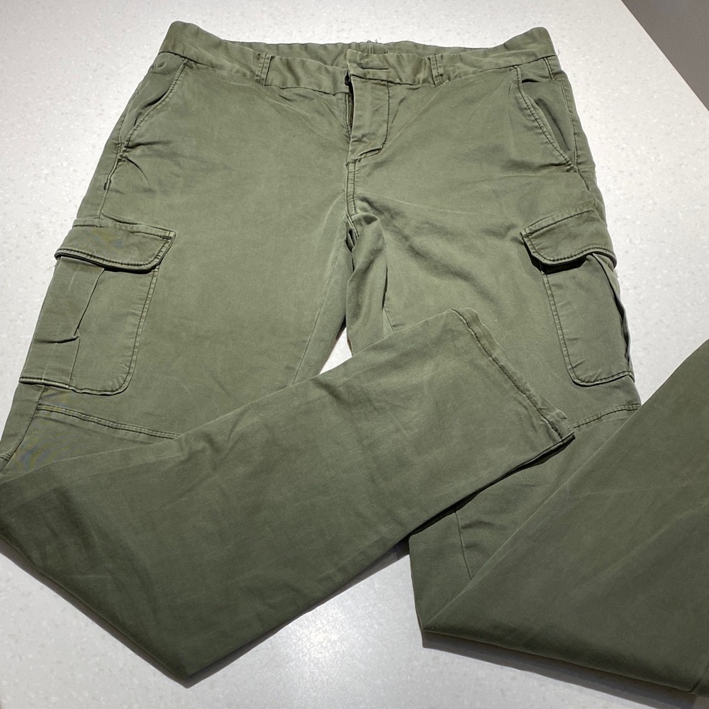 Army green cargo skinny pants w military vibe
